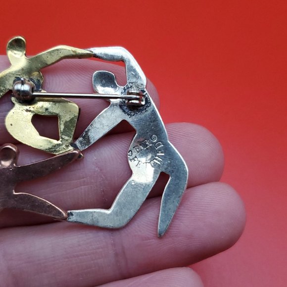 Triple Tone Triple Human Odd Abstract Pin Brooch - Picture 5 of 7